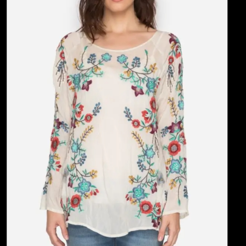 Johnny was kikimu embroidered top